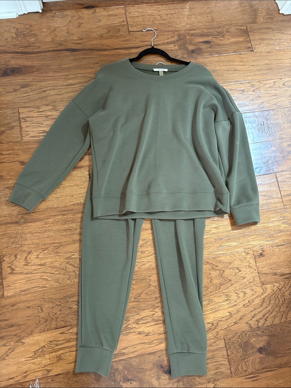 Women’s Olive Green Cozy Two-Piece Travel set